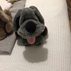 Wrinkle plush stuffed animal toy dog